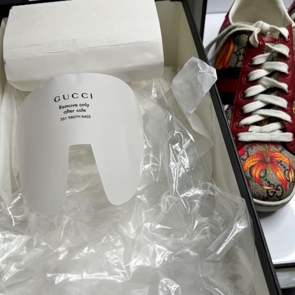 Gucci Ace GG Supreme Red and Green Floral Print Sneakers - Picture 6 of 8